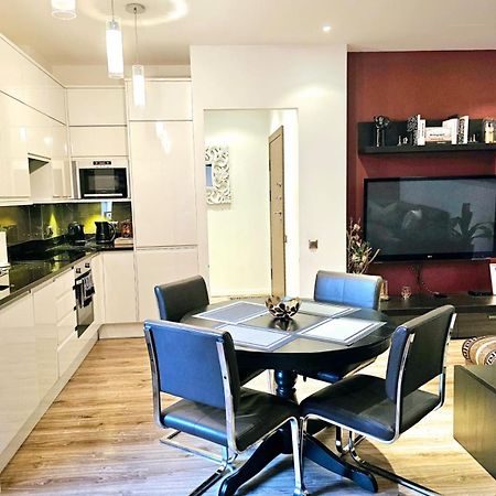 Modern 2 Bedroom Apartment In The City Centre Riga Dış mekan fotoğraf