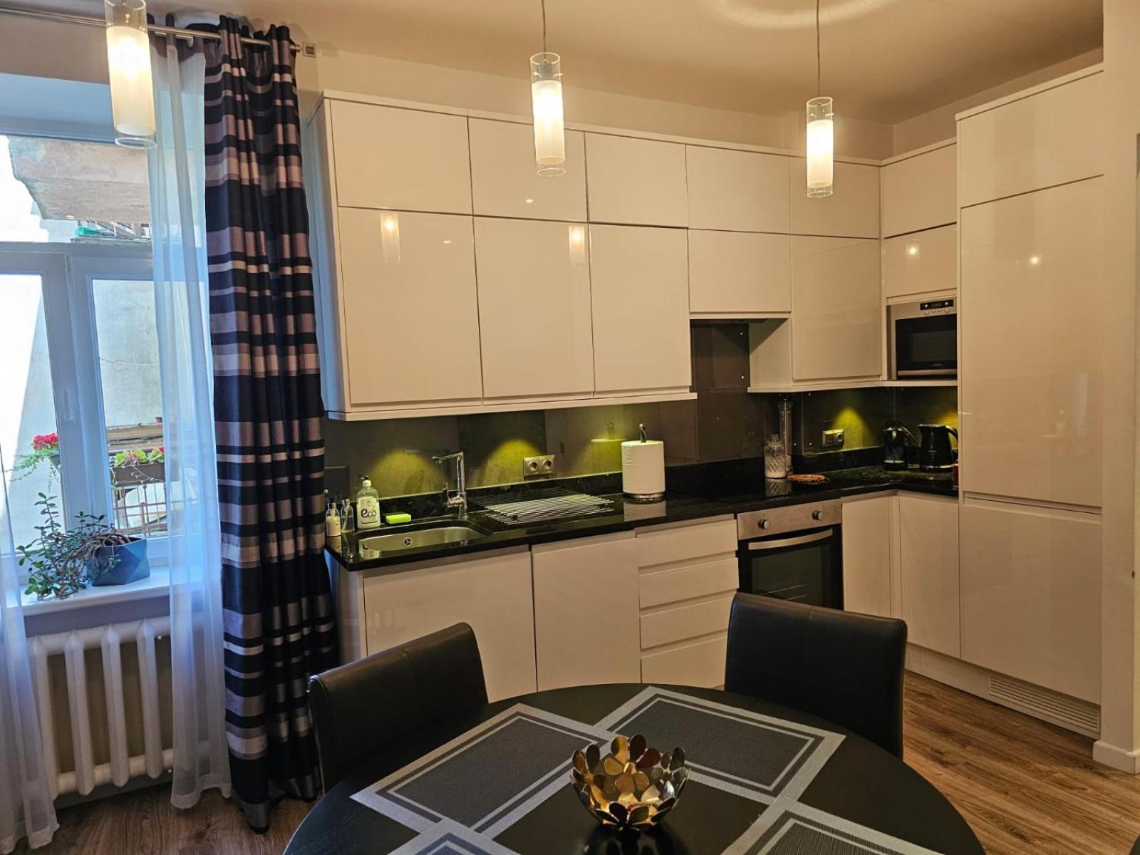 Modern 2 Bedroom Apartment In The City Centre Riga Dış mekan fotoğraf